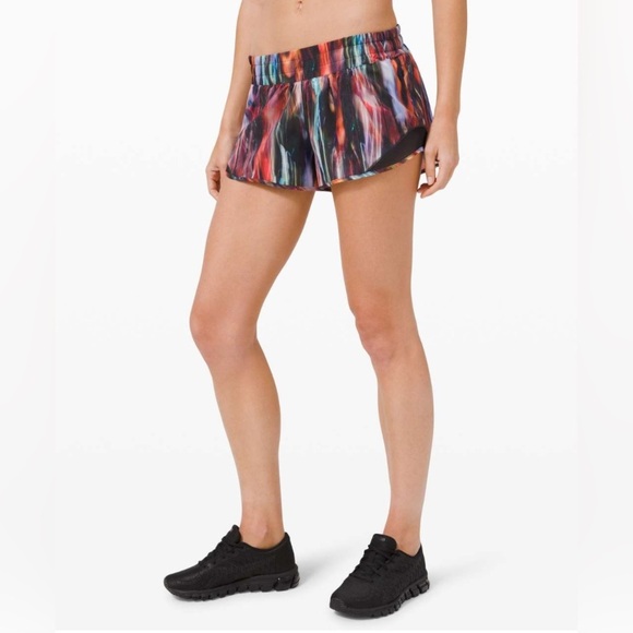 Lululemon Hotty Hot Short II 2.5" Chroma Fusion Multi Black 4 W7ATHR Workout - Picture 1 of 12